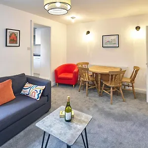 Host & - 4 Boulby Bank Whitby